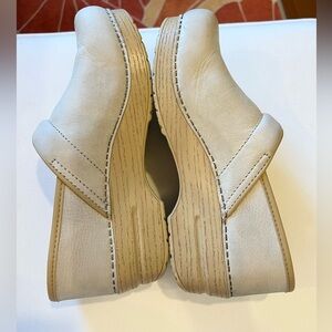 Dansko Clogs in light Tan Size 39
